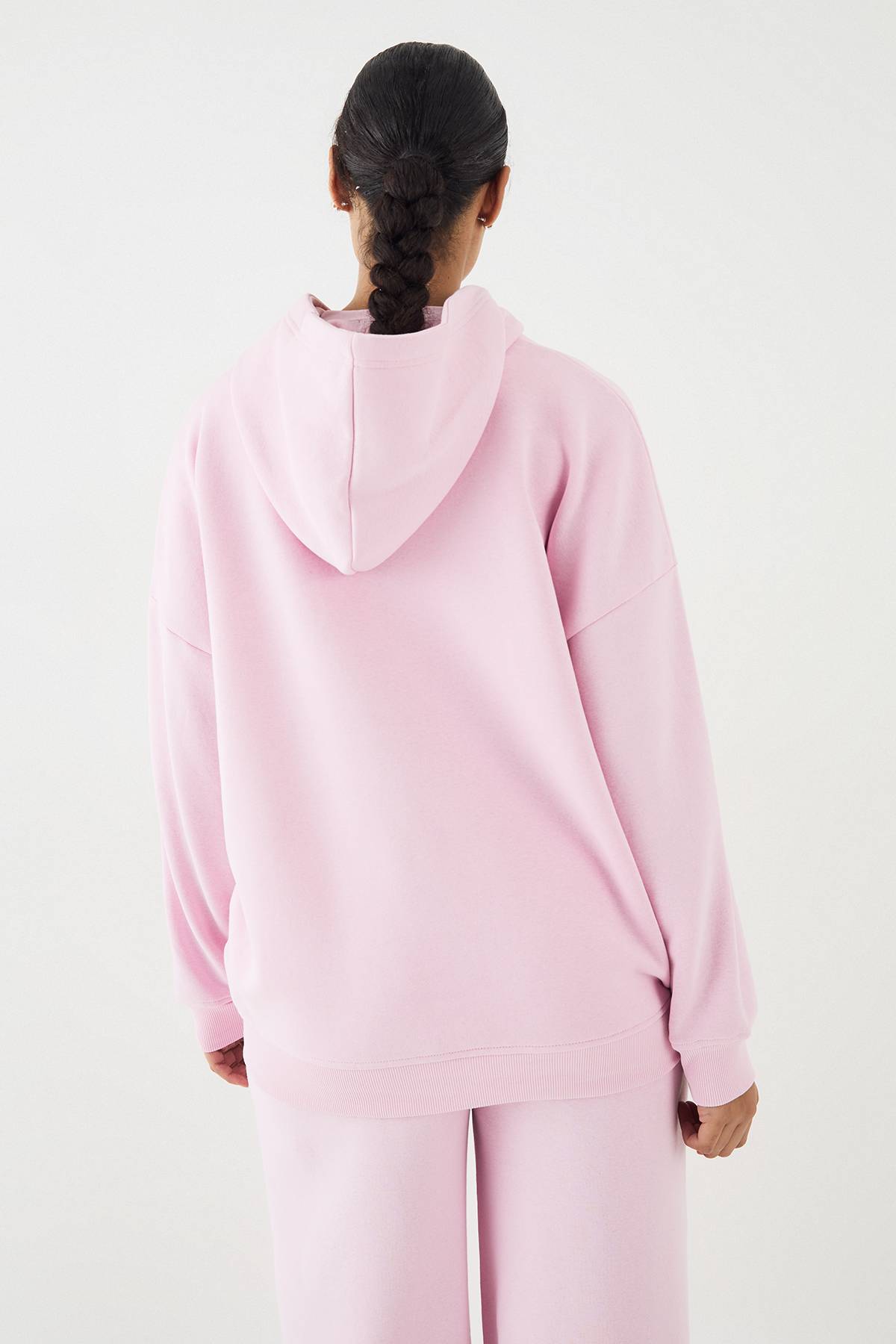 Sweat à Casynthétiqueche Oversize DSGN Studio avec Appliqué en Tissu Assorti