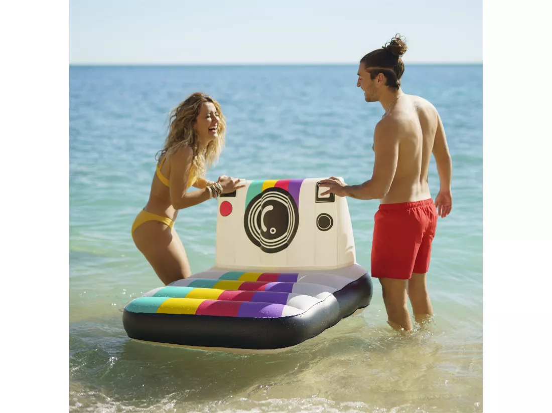 Matelas Gonflable pour Plage ou Piscine Bestway Pose n´float 127x102 cm avec Design Multicolore en Forme d'Appareil Photo