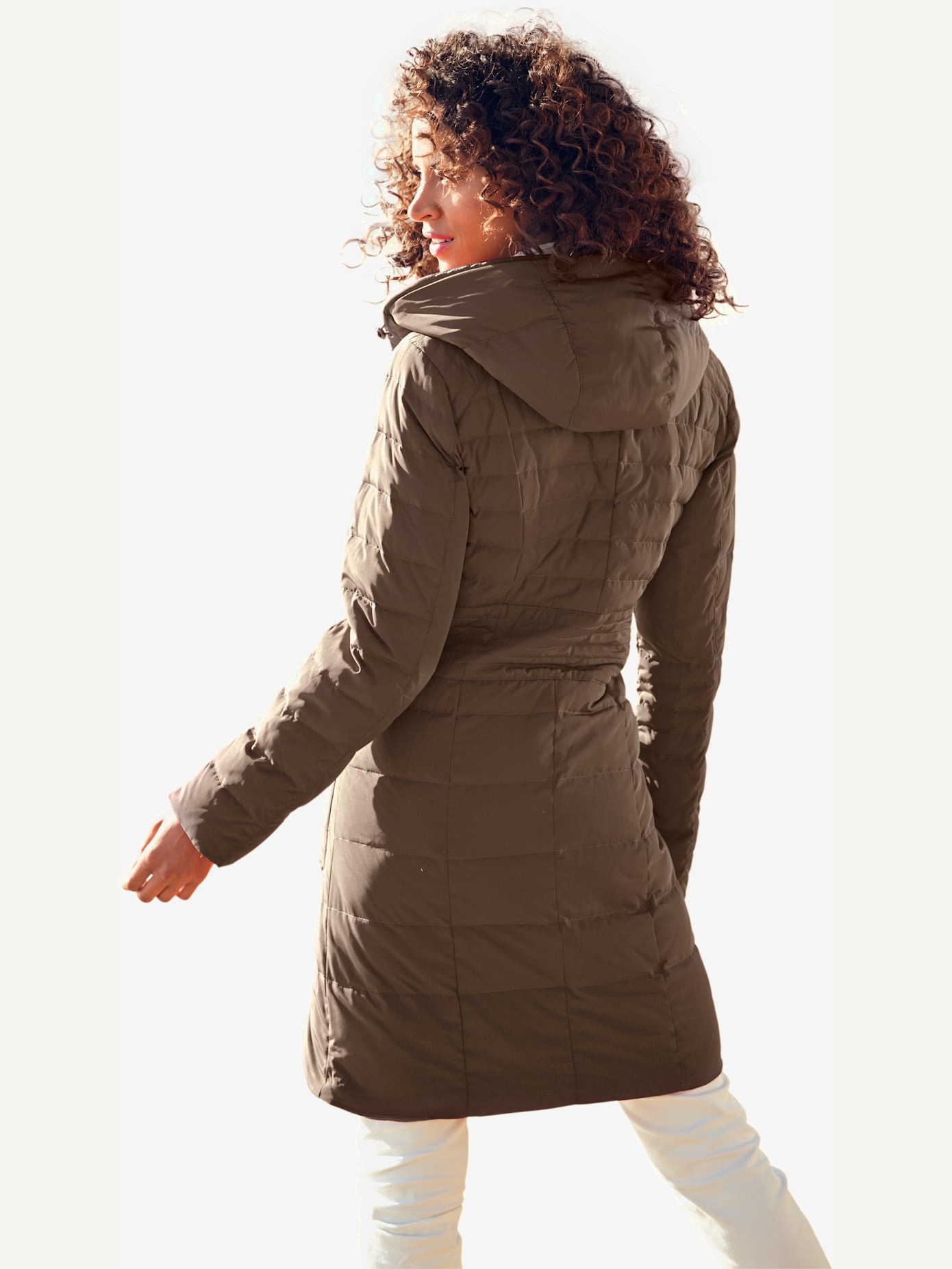 Manteau en duvet pour l'extérieur, en cas de vent et d'intempéries, silhouette féminine
