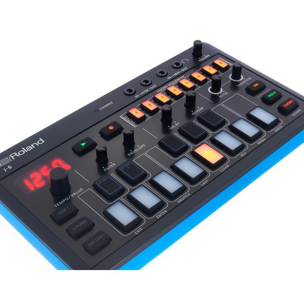 Roland AIRA Compact J-6 Chord Synth