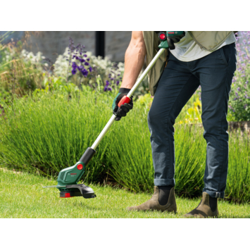 Bosch 18V trimmer Universal (Incl. 2Ah accu   oplader)