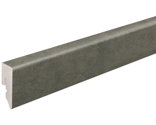 SKANDOR plint PVC KU048L Ruw staal hoogglans FOFA219 15 x 38,5 x 2400 mm