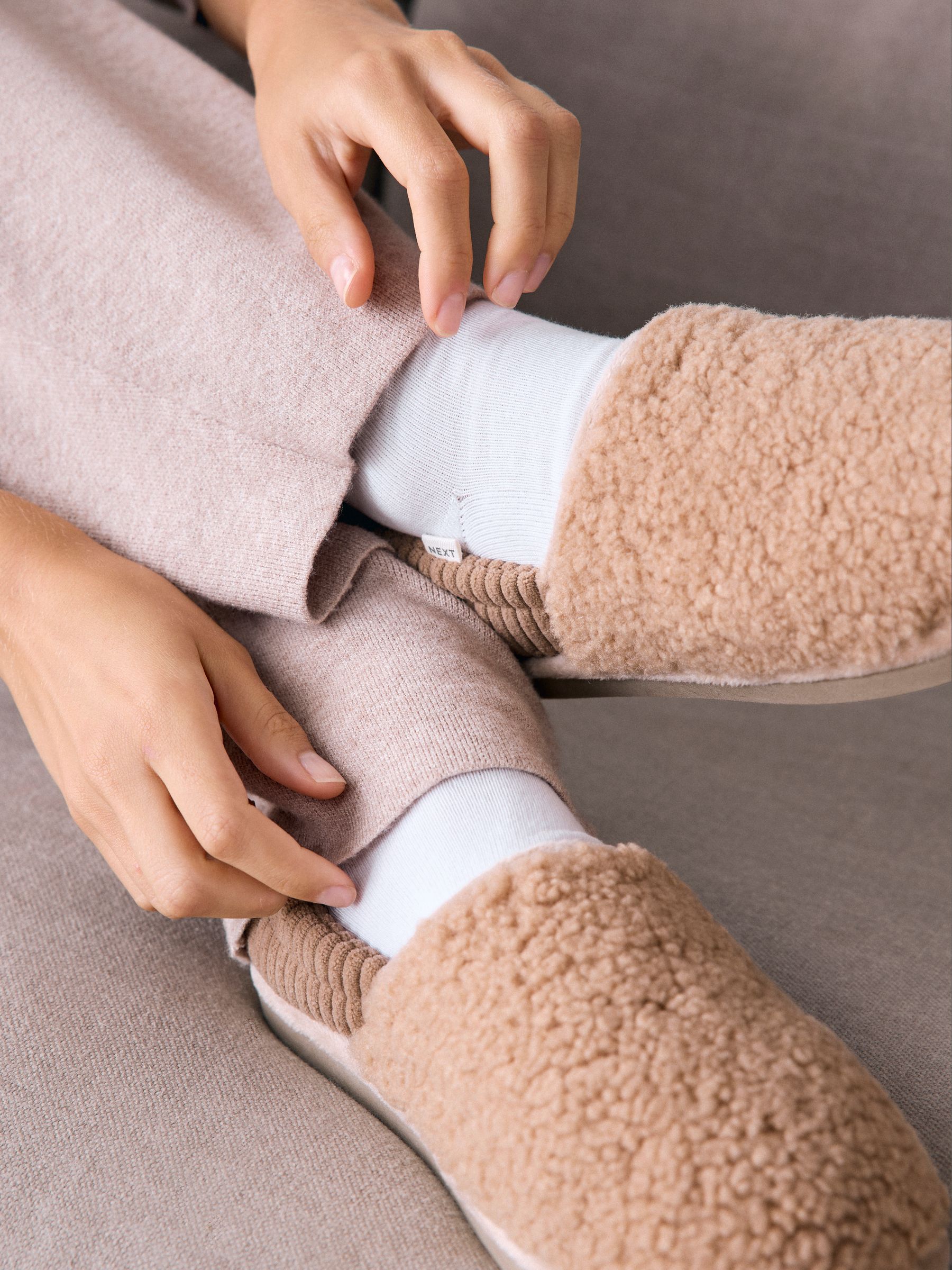 Neutraal - Borg Lined Shoot Slippers