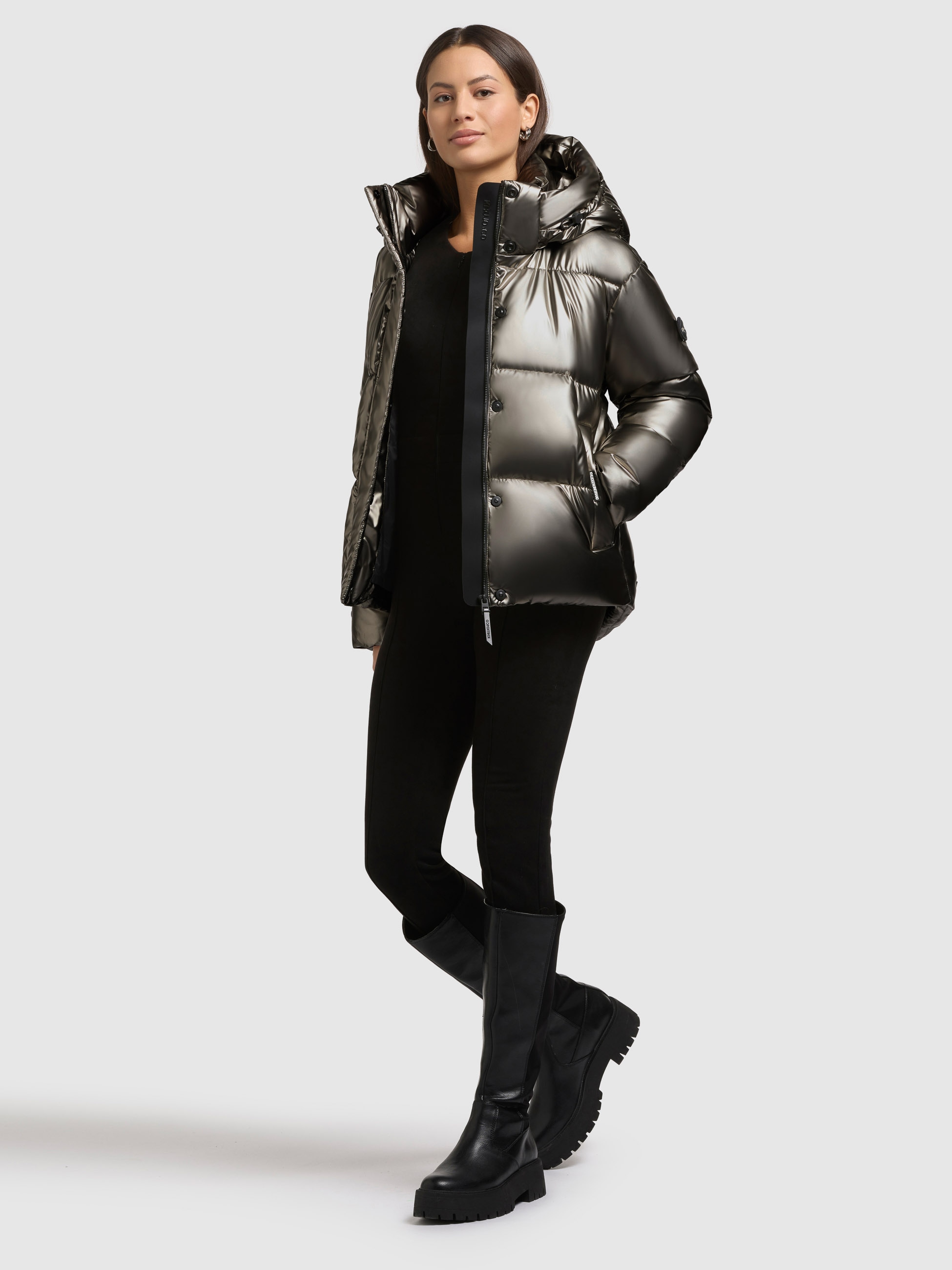 khujo Steppjacke »DEVINA2 SHINY« mit Kapuze abnehmbare Kapuze, Windschutzblende mit Magnetverschluss