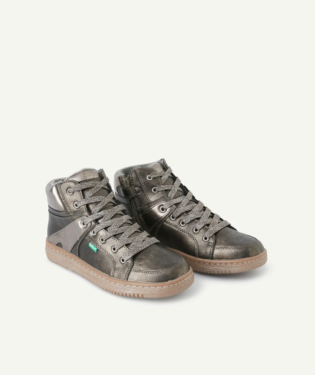 KICKERSBASKETS MONTANTES LOWELL FILLE GRIS ET COULEUR ARGENTÉE