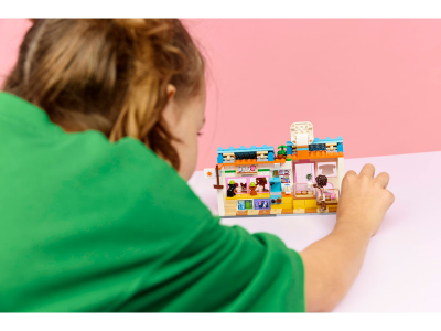 LEGO Bakkerij voor hondensnacks (42677)