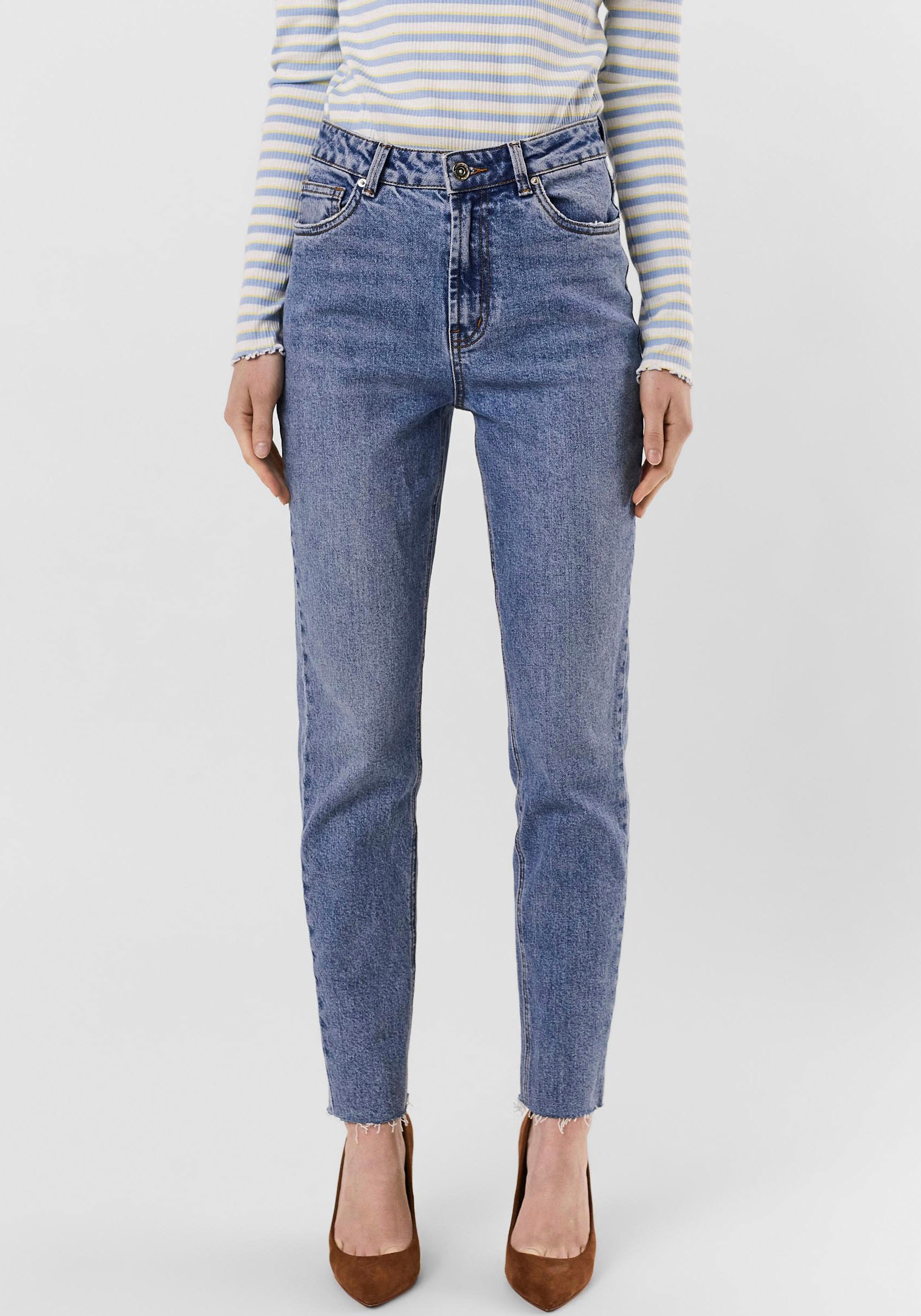Vero Moda Straight-Jeans »VMBRENDA«, mit leicht ausgefranstem Saum, stonewashed für einen Used-Look