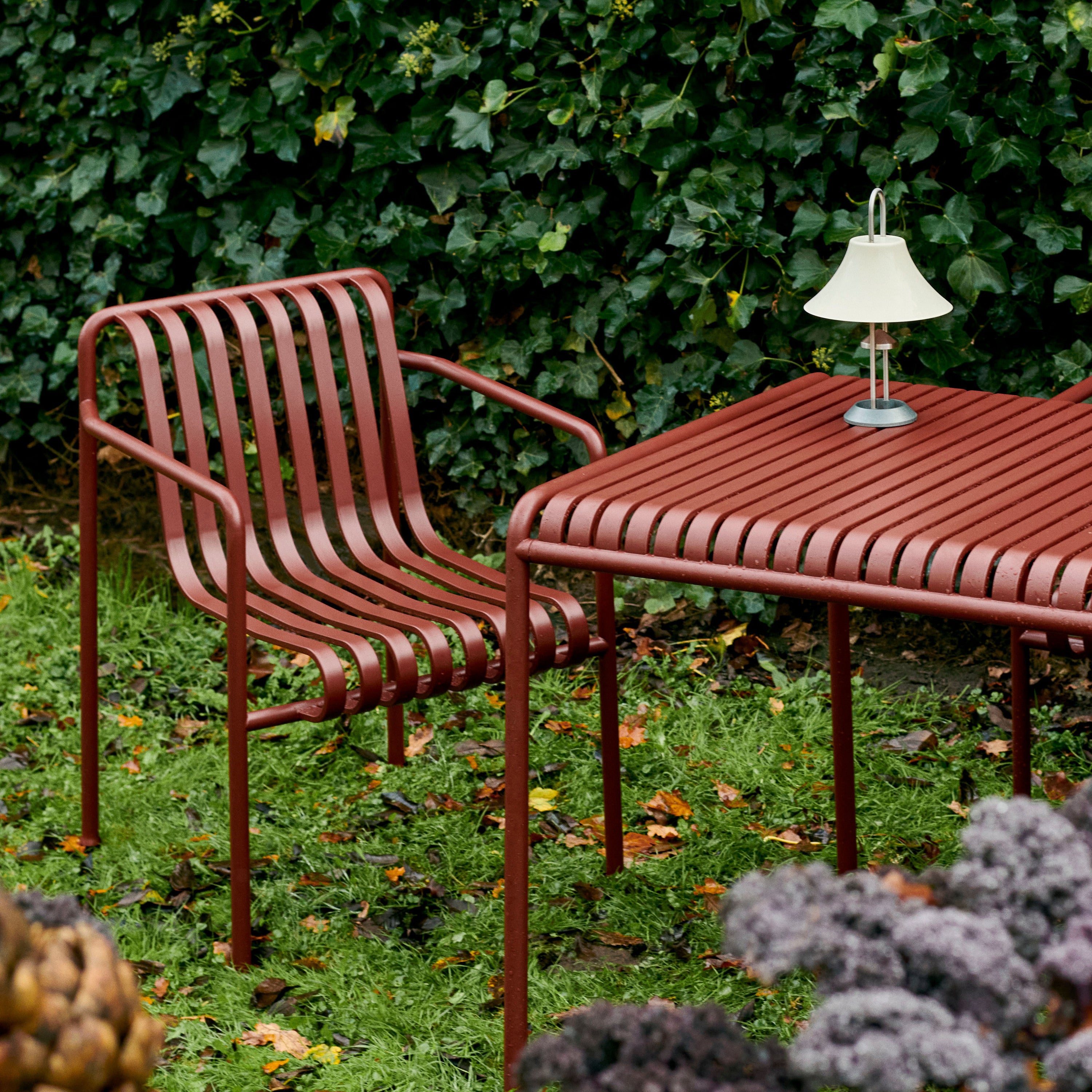 HAY Palissade Tuinstoel - Iron Red