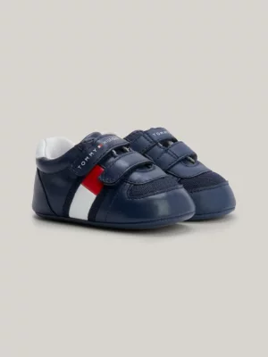 Sapatos com fecho de velcro