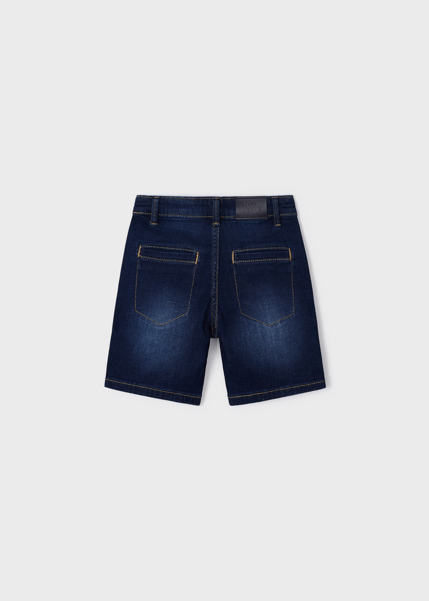 Bermuda jeans feita com algodão sustentável para meninos