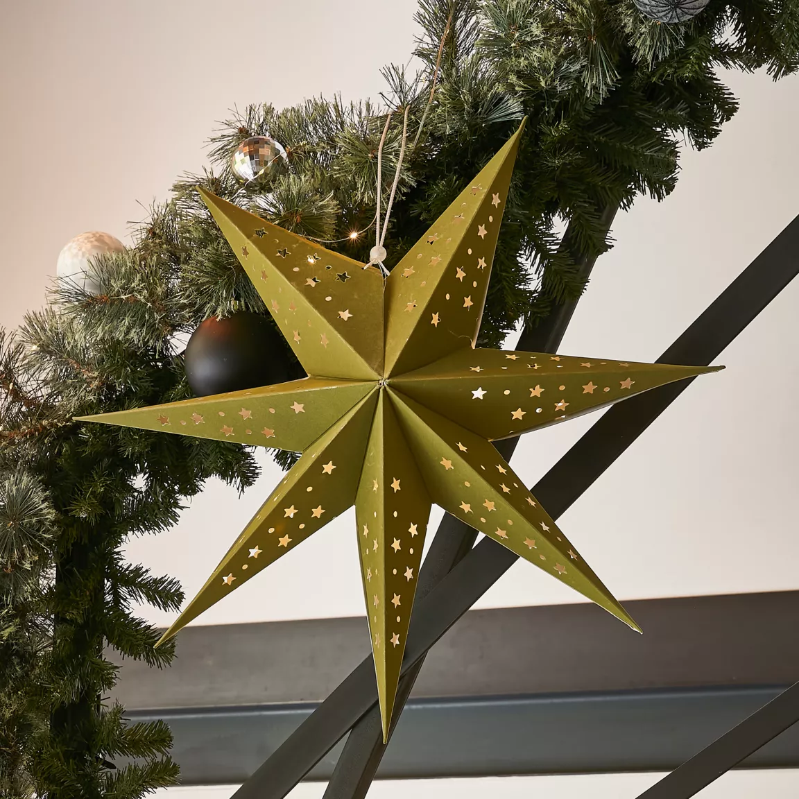 Etoile lumineuse à suspendre (H60 cm) Origami Stella Vert et blanc chaud