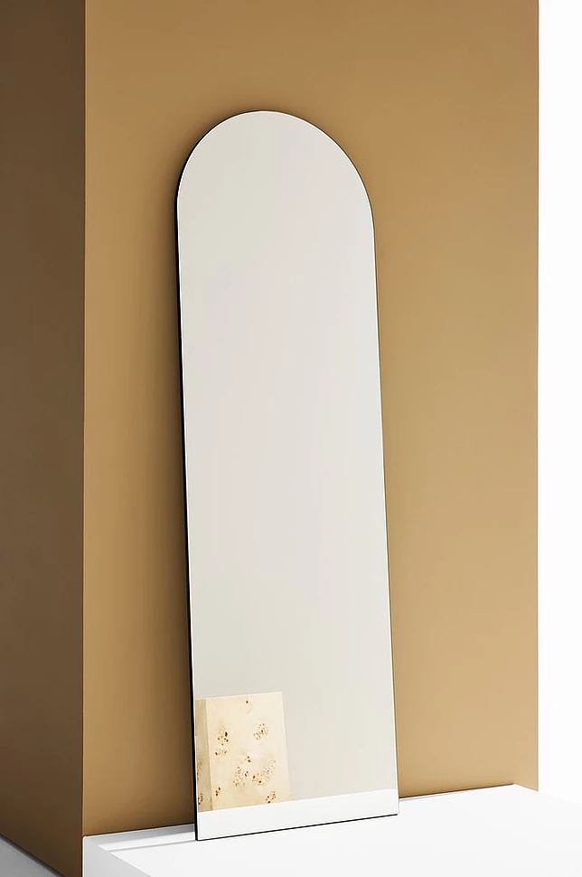 Uma veggspeil 198x63 cm