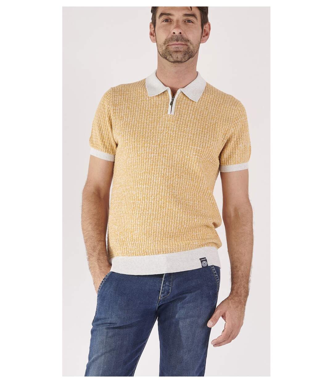Pull manches courtes à col zip