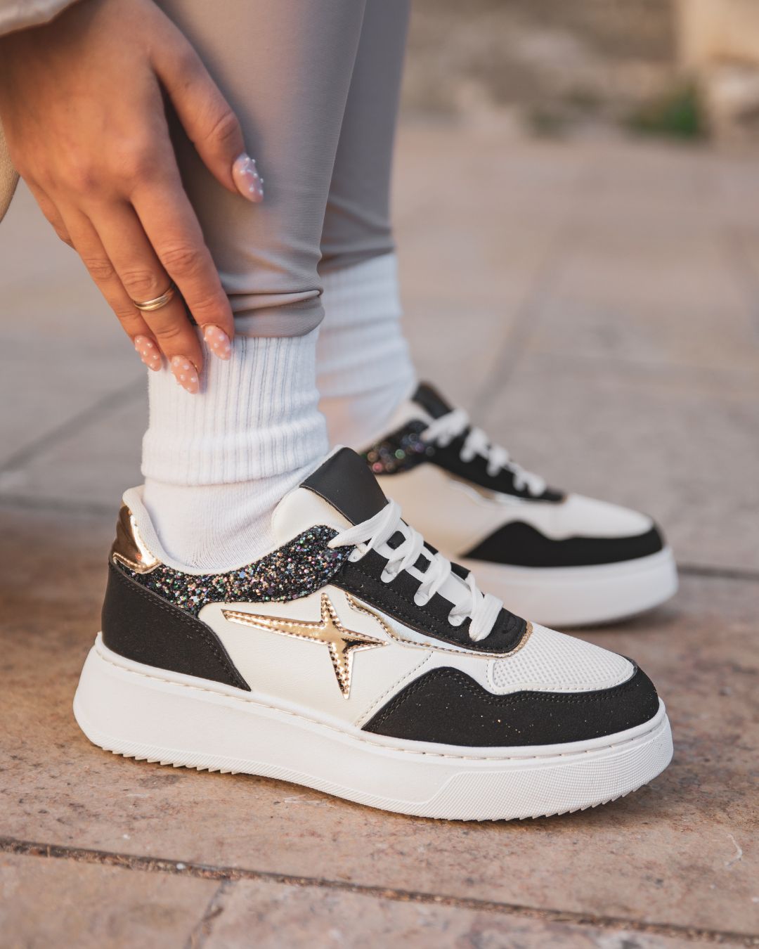 Basket femme noire à lacets - Nattie