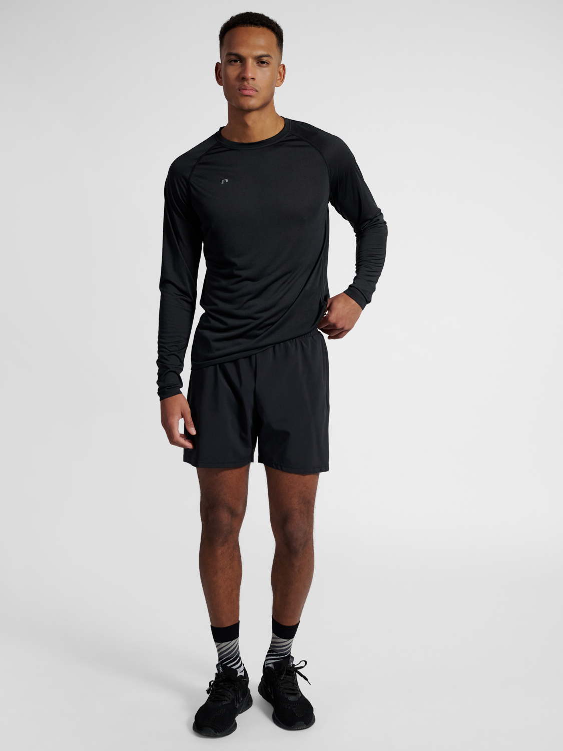 nwlMAX ZIP POCKET SHORTS