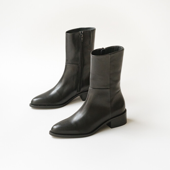 Bottines à talons  en cuir noir