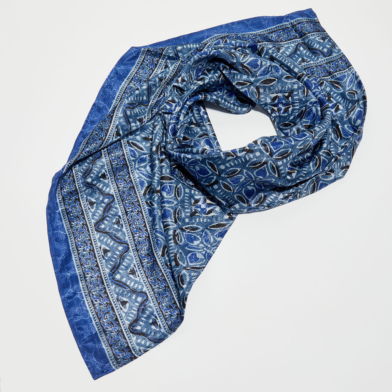 Lauren Vidal Carré en Soie mélangée Naxos bleu - 72x72 cm