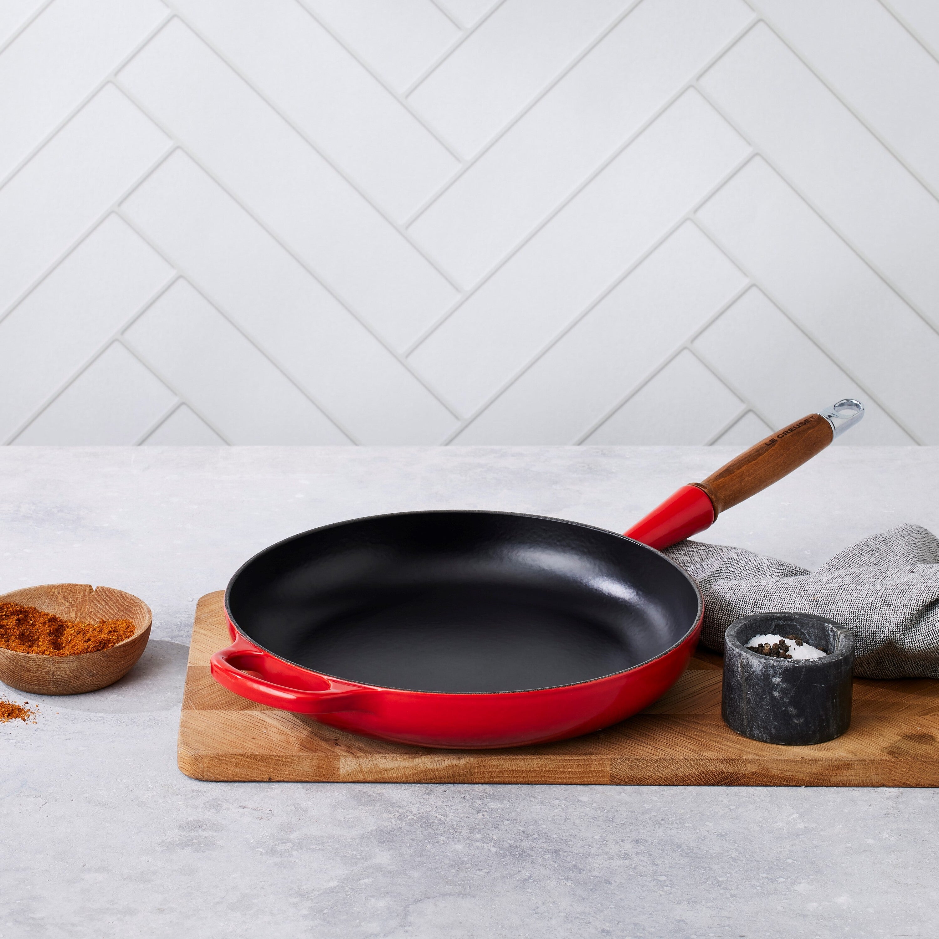 Le Creuset Signature Koekenpan Ã 28 cm - Kersenrood