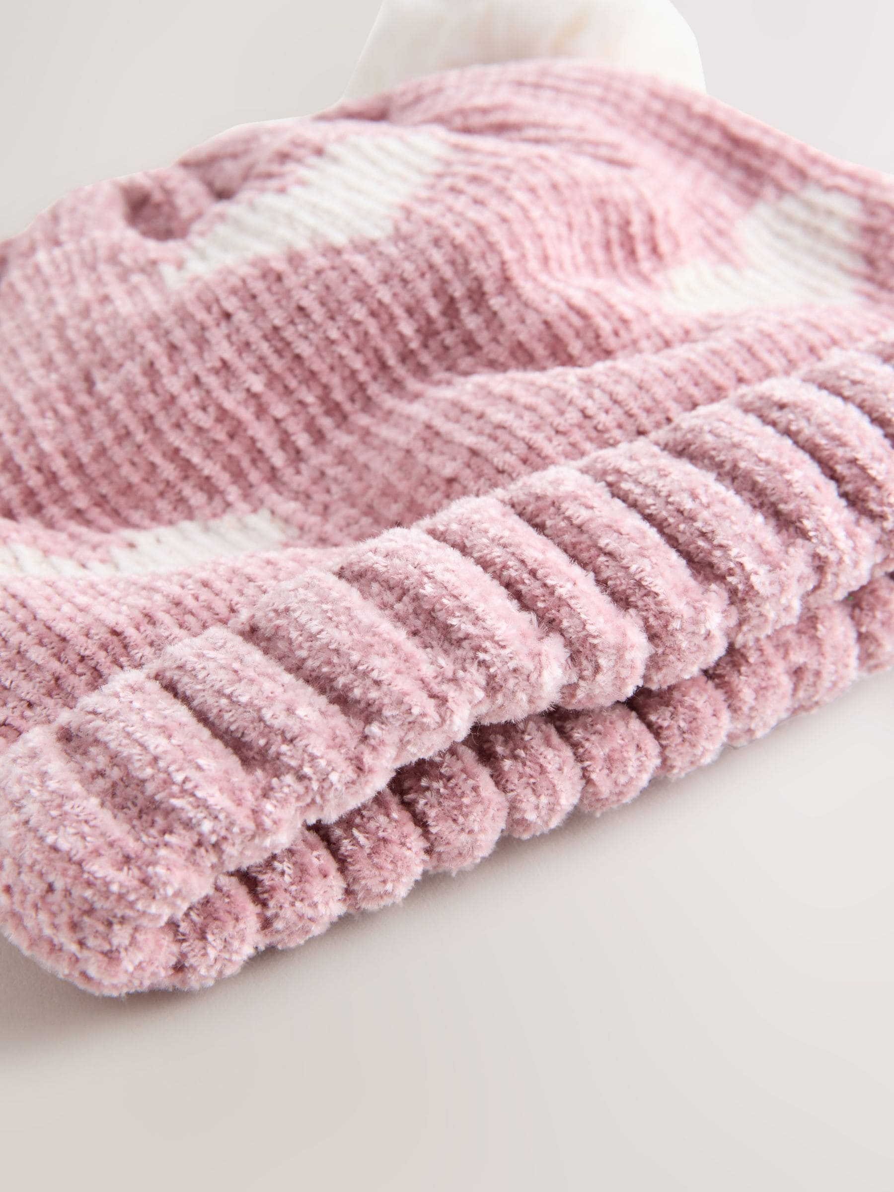 Roze - Gebreide gebreide babymuts van chenille met hartjesprint (0mnd -2jr)