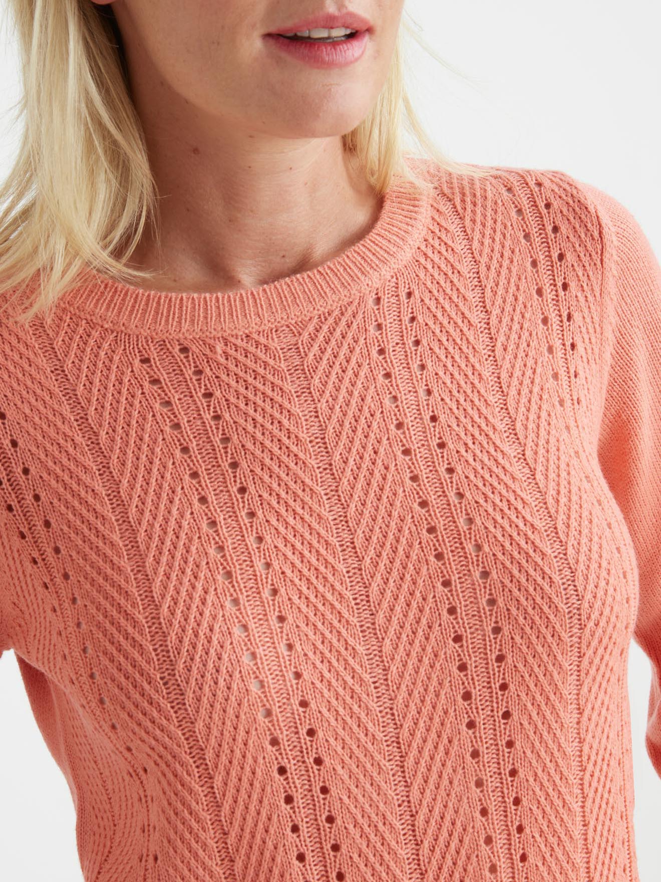 Pull encolure ronde point ajouré