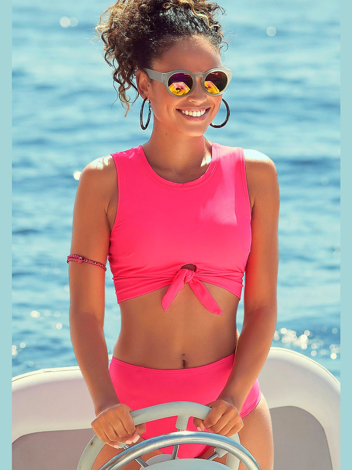 Haut de maillot de bain court coloris unis tendance