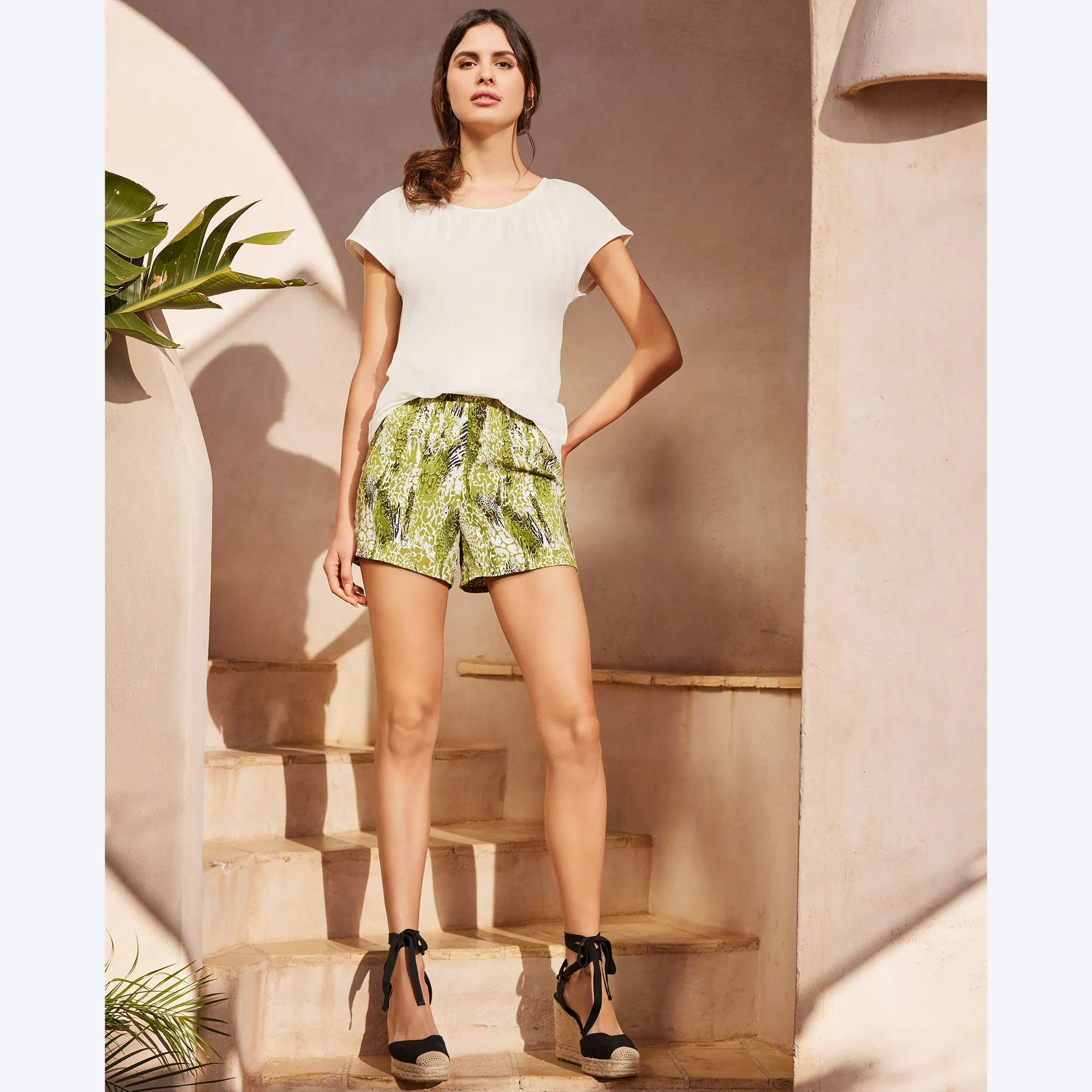 Damen-Shorts mit floralem Muster