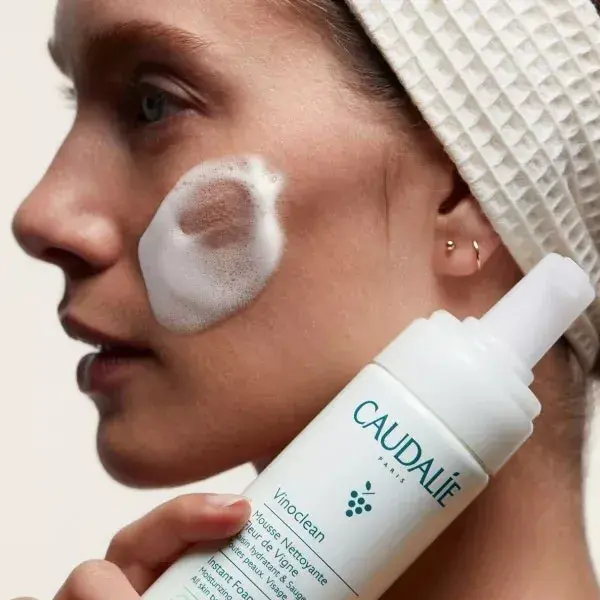 Espuma de Limpeza Facial Caudalie Vinoclean com Flor de Videira 150ml
