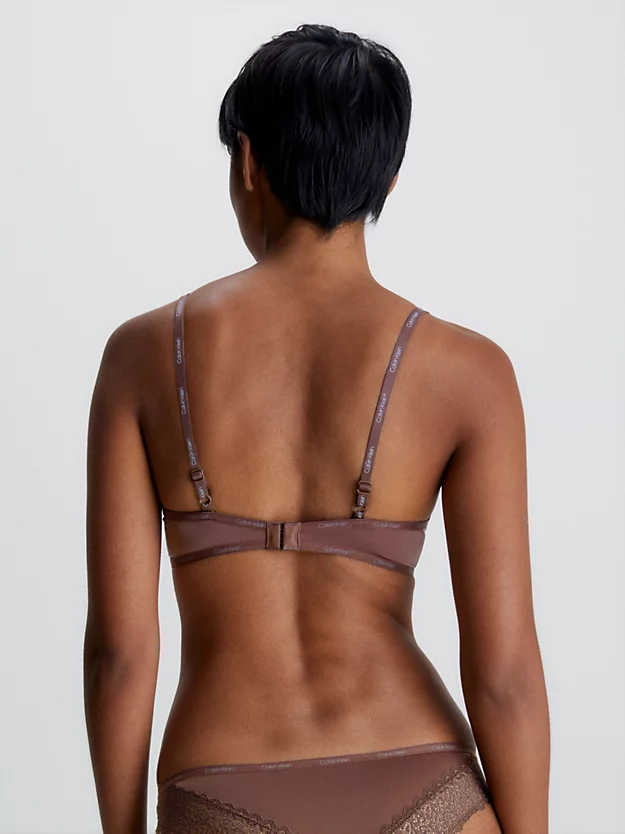 Sutiã Push-Up com Decote em V Profundo e Design Sensual