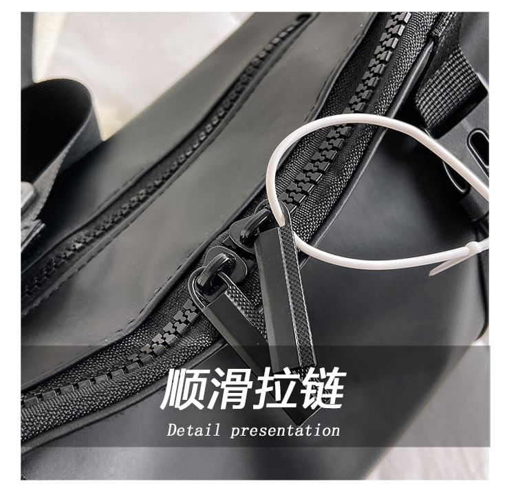 Hikuozy - Set: effen nylon crossbodytas met gesp + etui