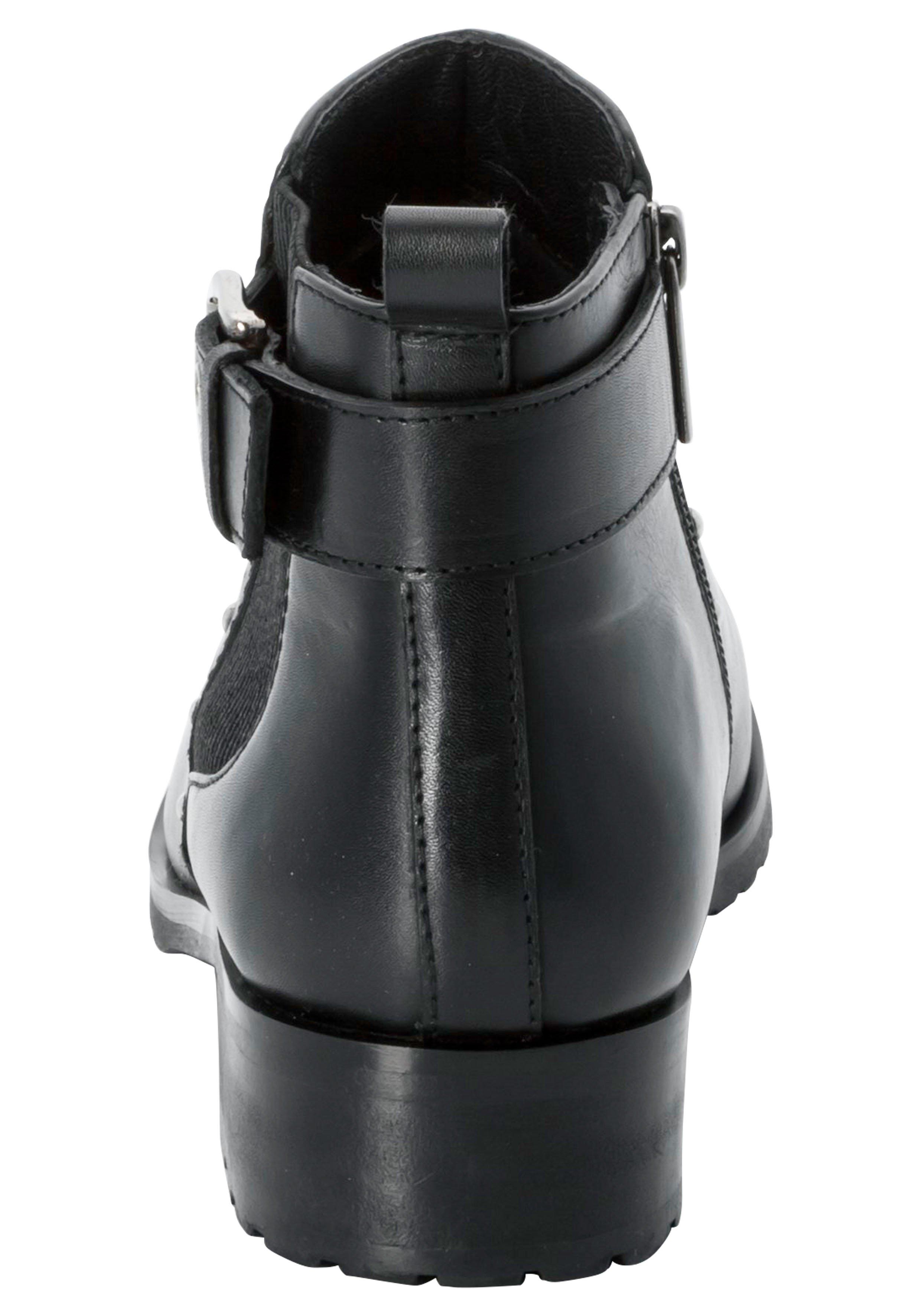 Stiefelette aus Leder mit Nietenbesatz