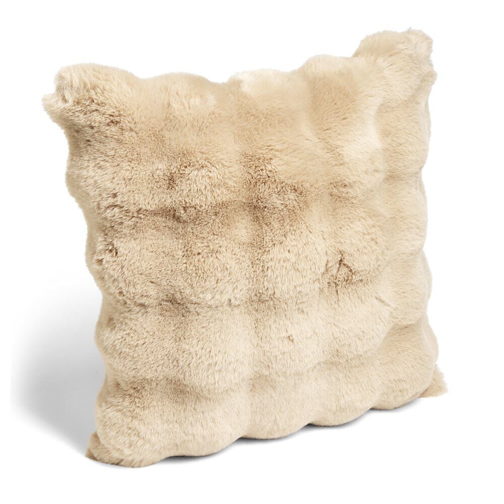 Housse de coussin lignes fausse fourrure lapin 45x45cm crème ou marron clair