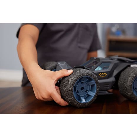 Batman Stunt Shot Batmobil 1:18 - fjernstyret