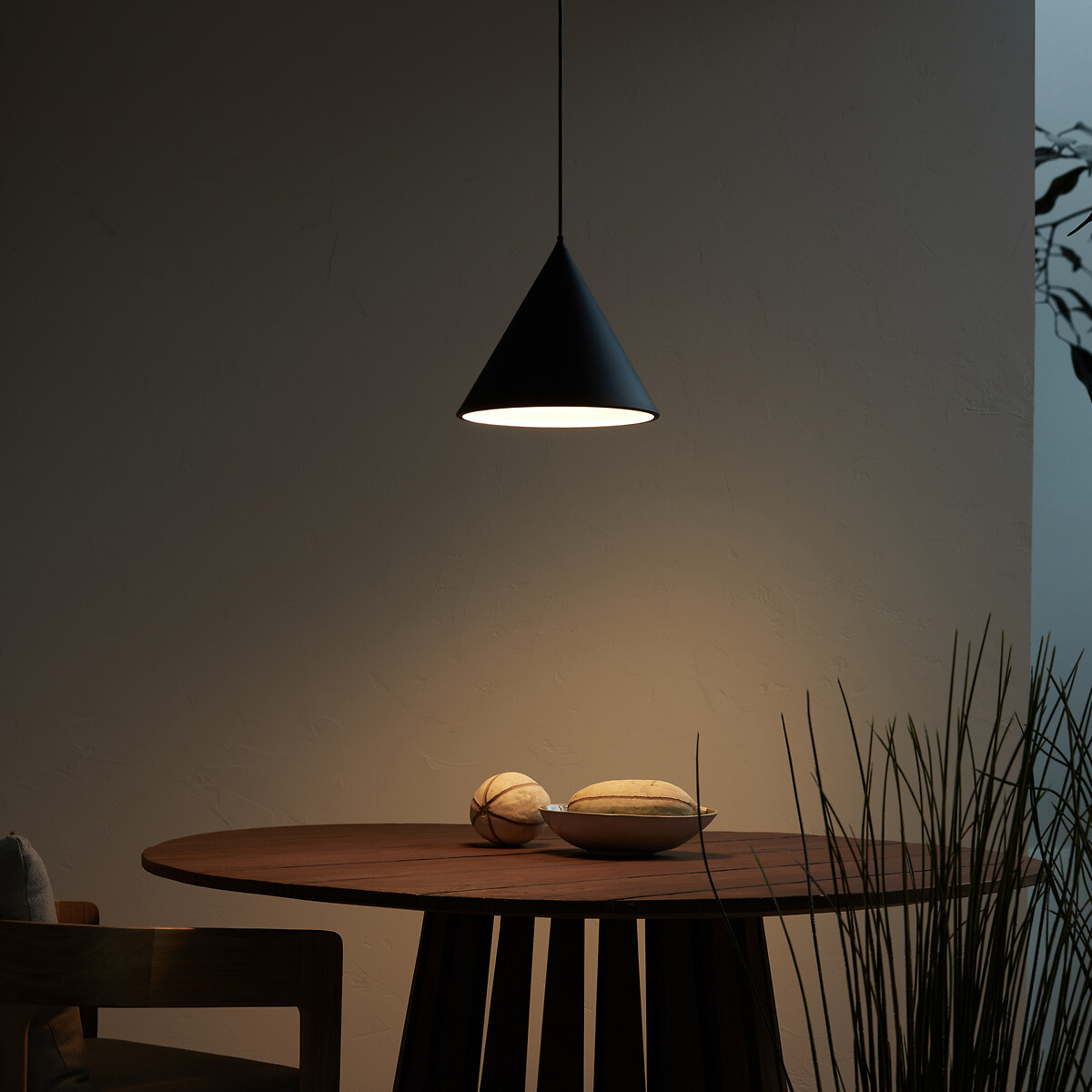 AM.PM<br>Luminária pendente cônica para uso externo, Moke
