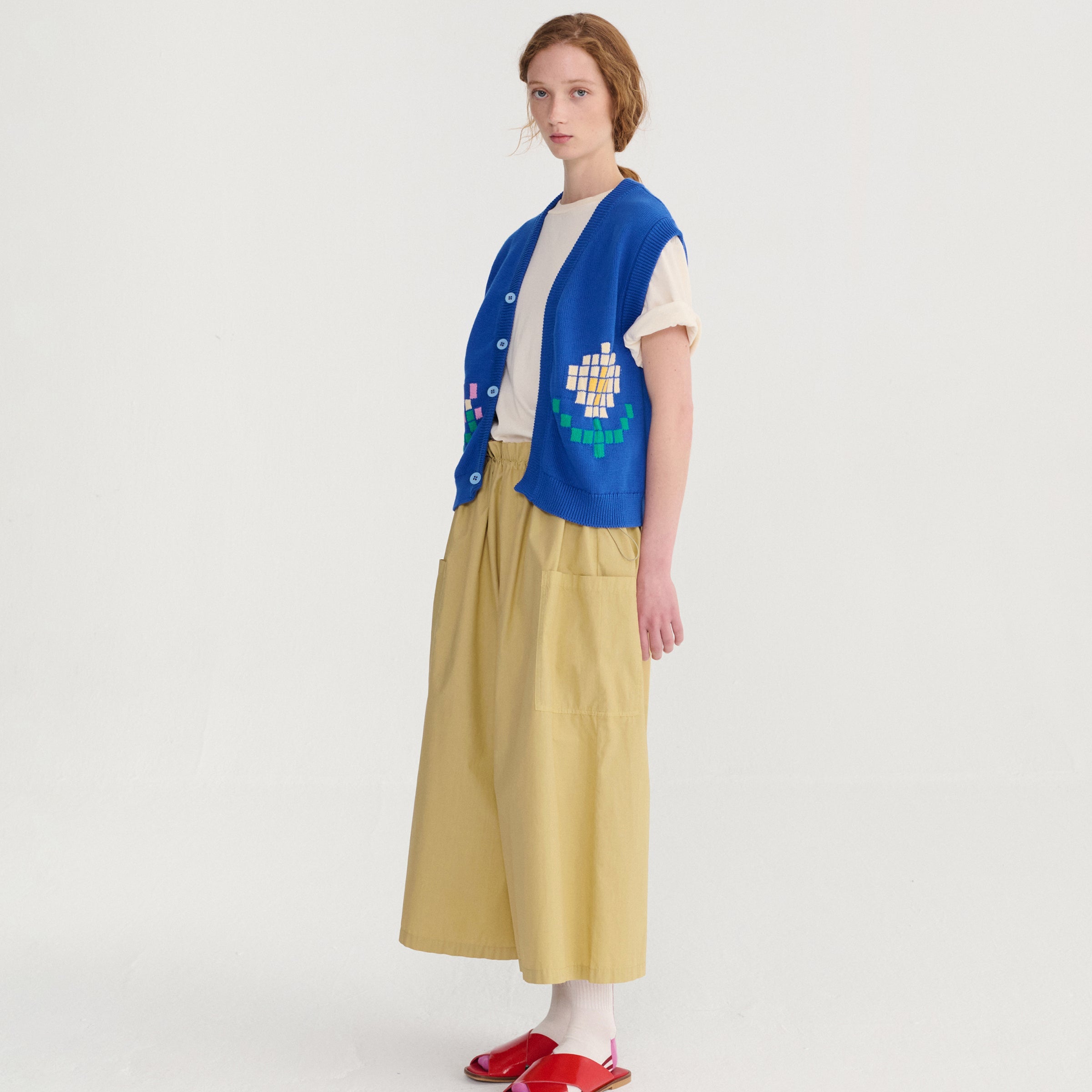 Adult Weste Pixel Flowers Blue