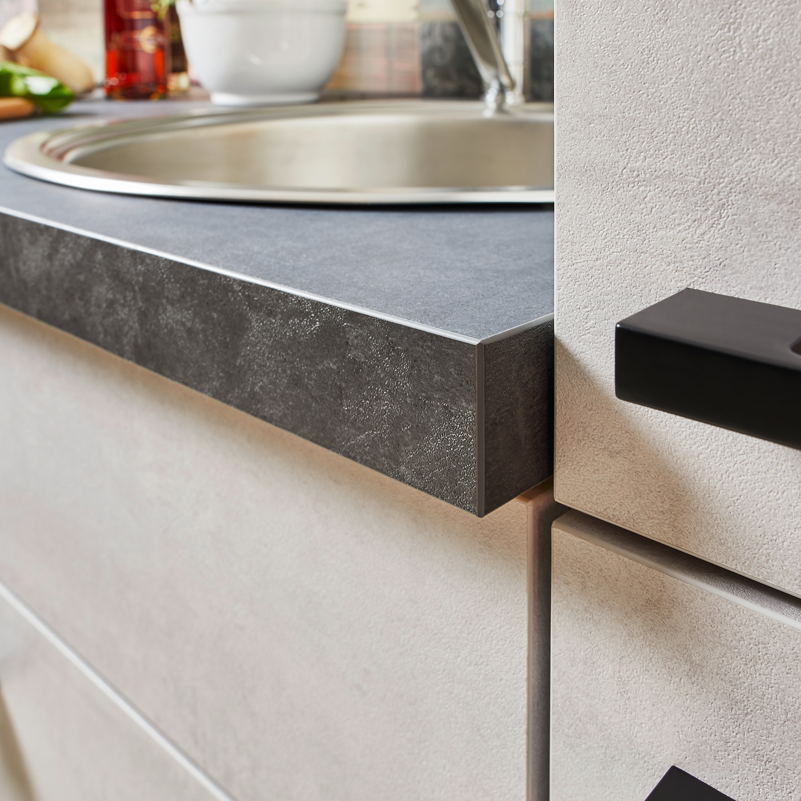 Küchenblock - Beton-weißgrau- mit E-Geräten - 220 cm