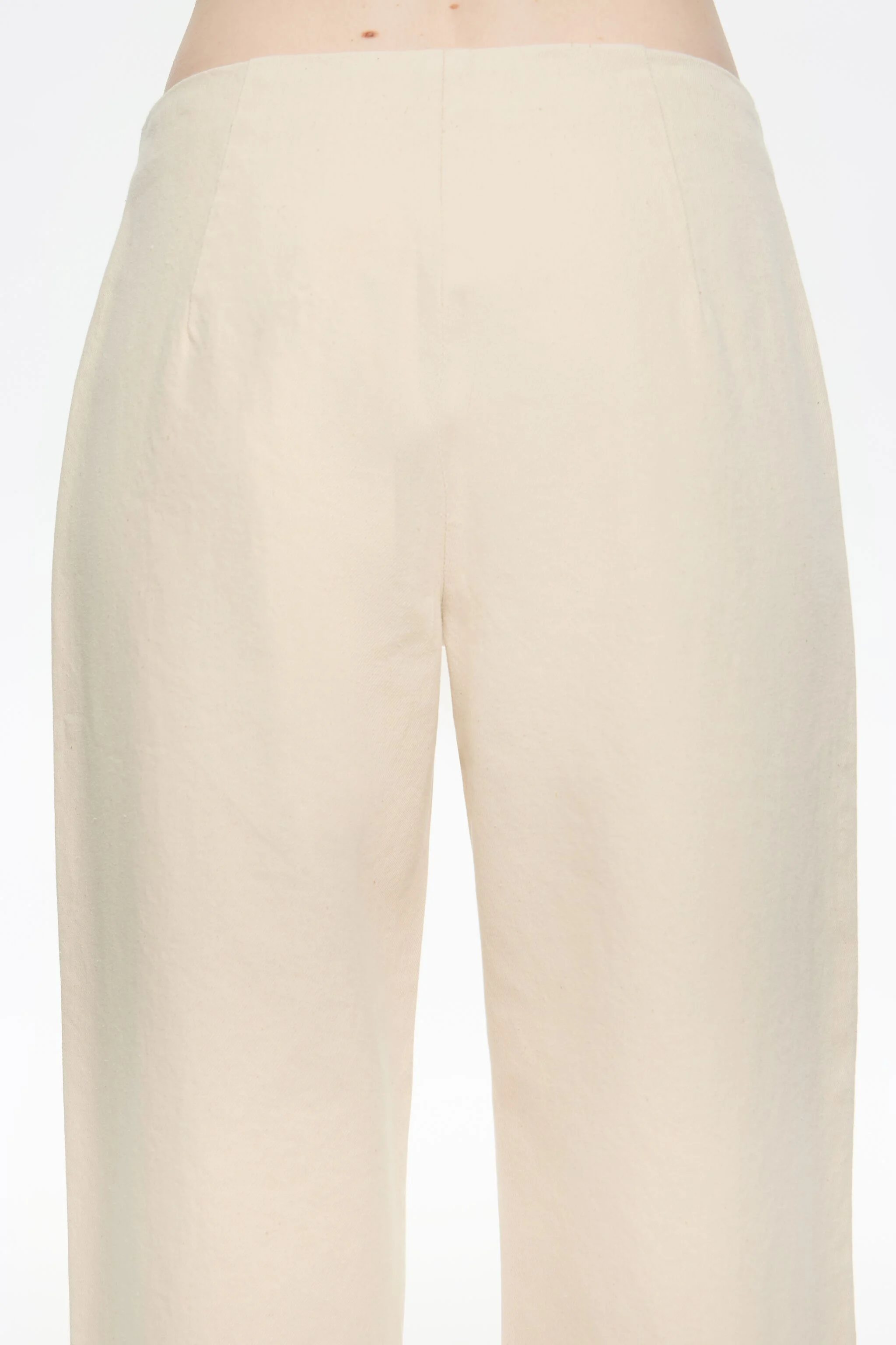 Calça jeans reta cropped - Jeans marfim na altura do tornozelo