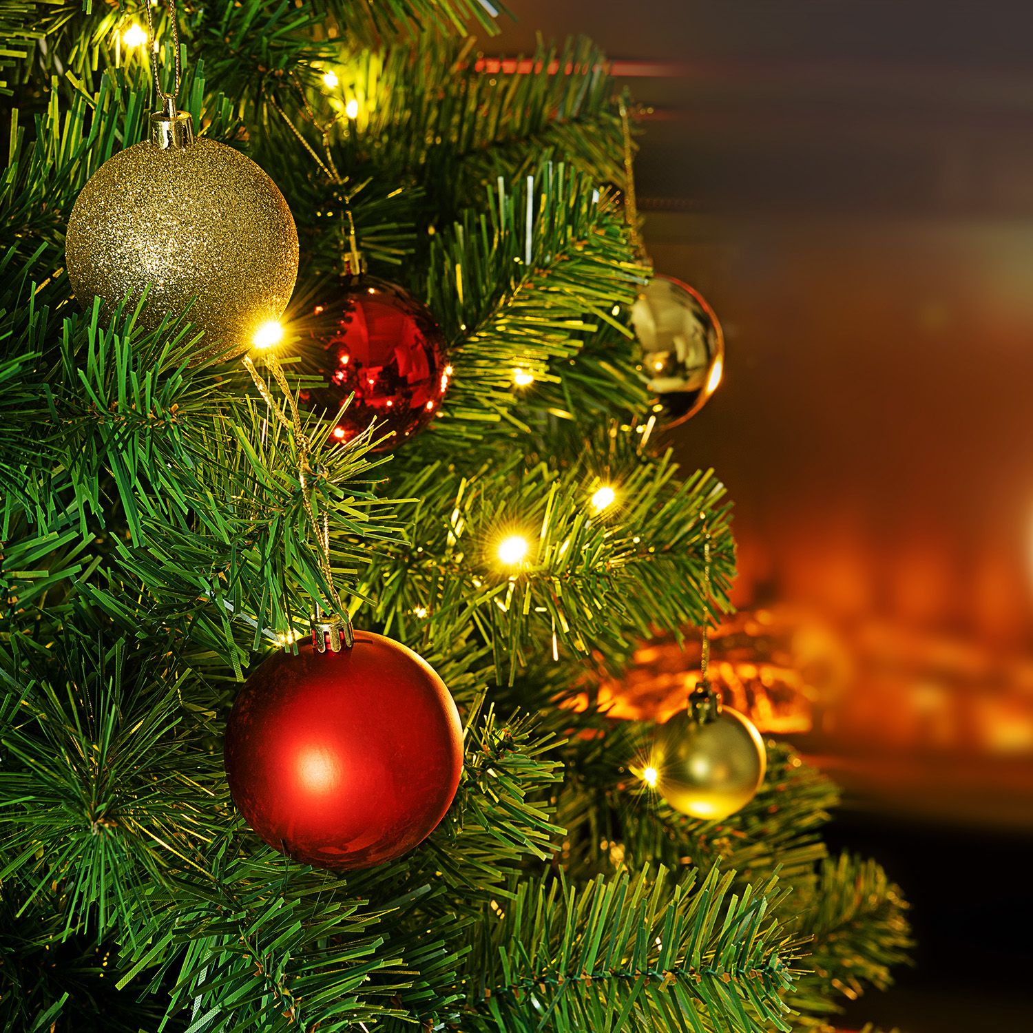 Juskys künstlicher Weihnachtsbaum 210 cm - Baum mit LED Beleuchtung & Ständer - Tannenbaum