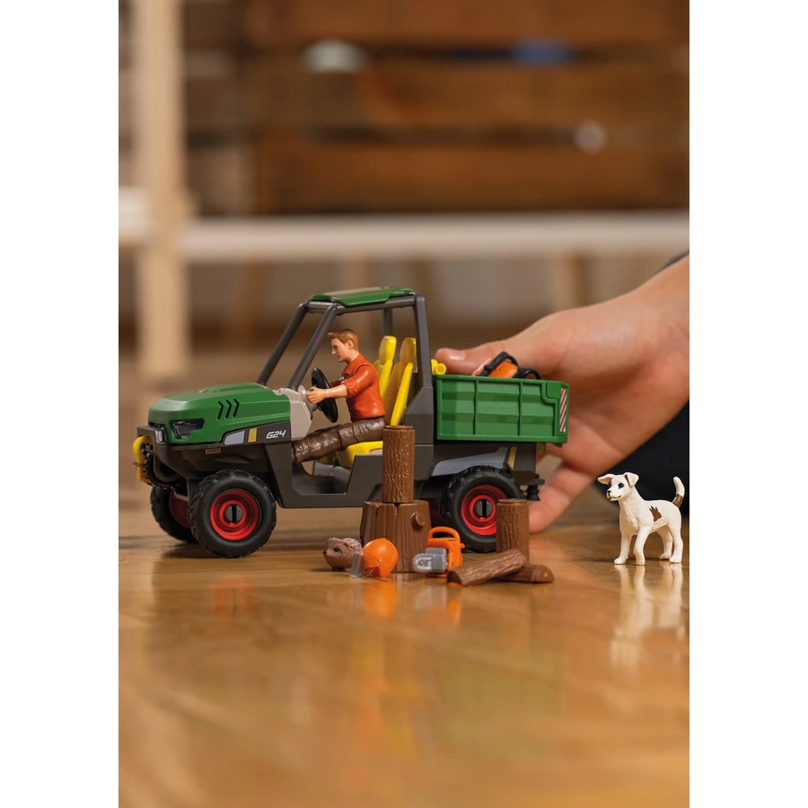 schleich® Waldbauer mit Fahrzeug 42659