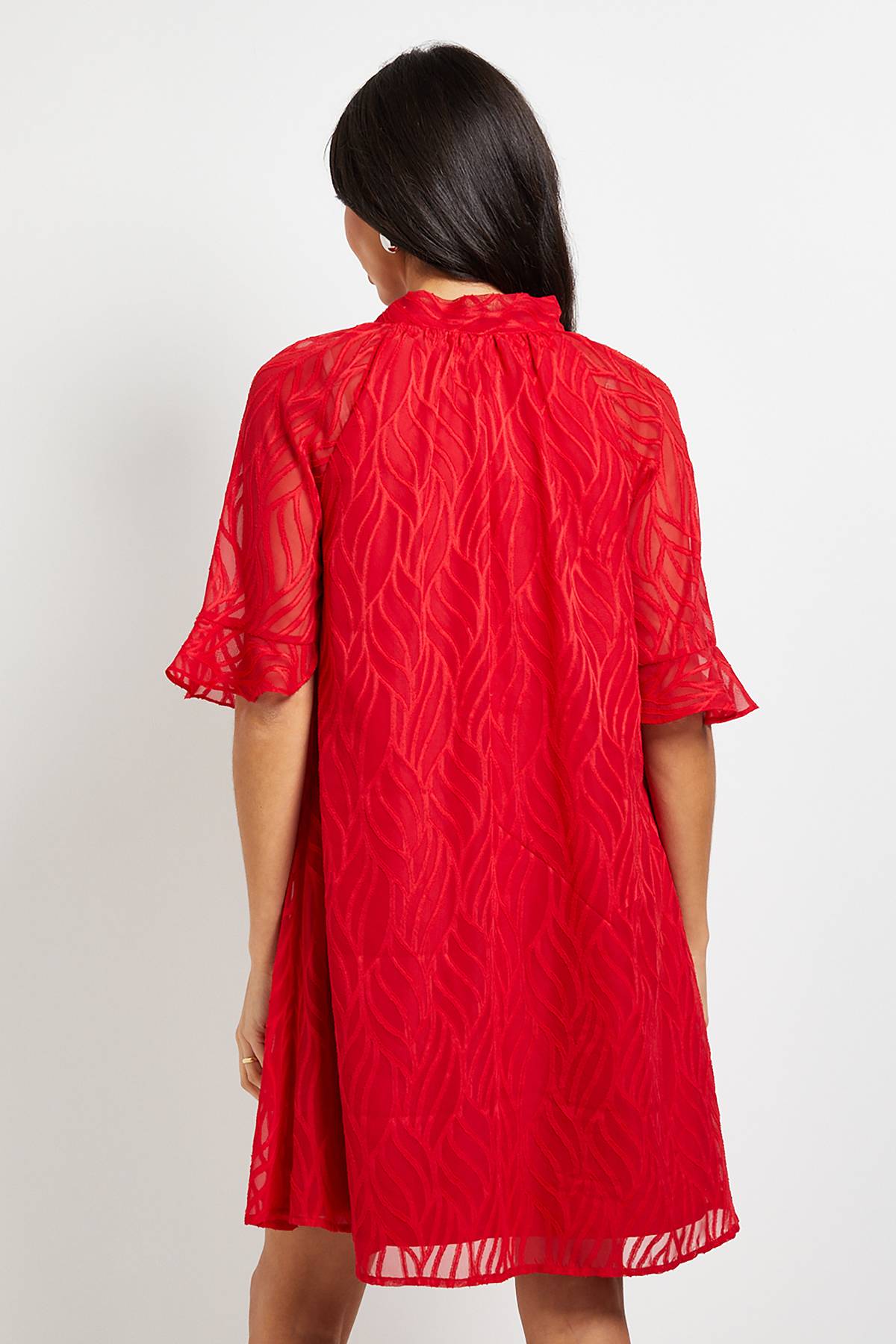 Wallis Robe Droite à Manches Cape avec Motif Dévoré