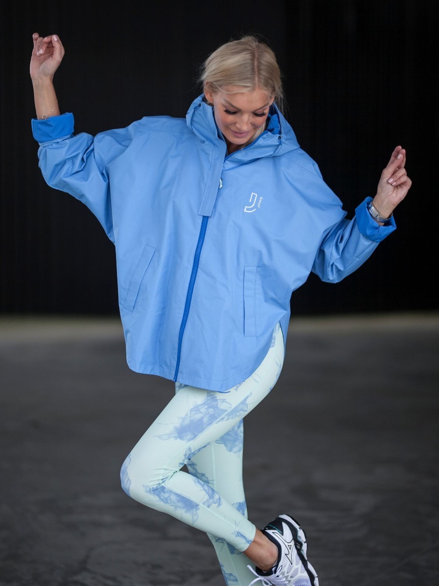Silhouette Poncho Jacket