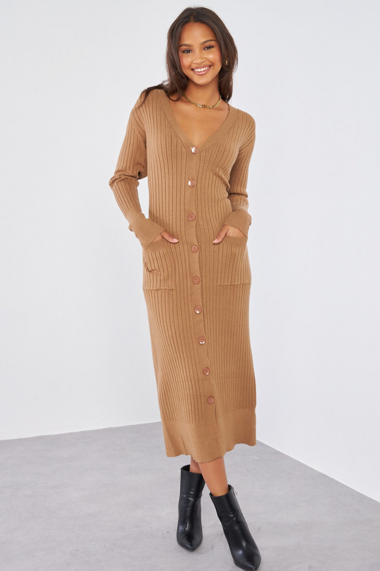 Robe beige foncé à boutons