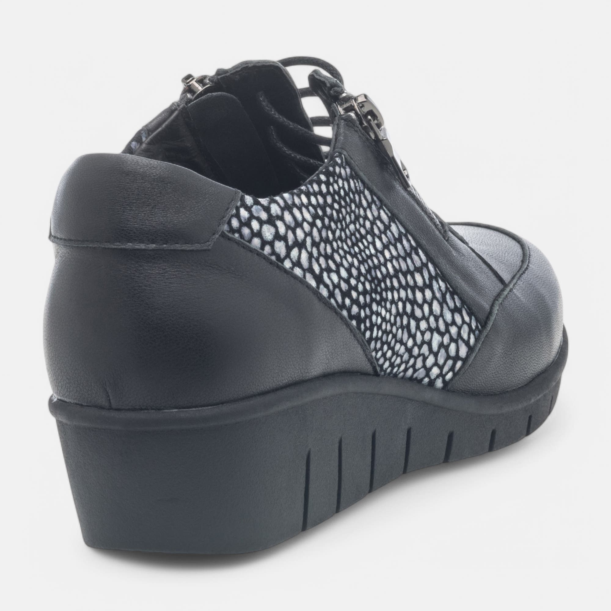 Baskets basses Femme en cuir noir