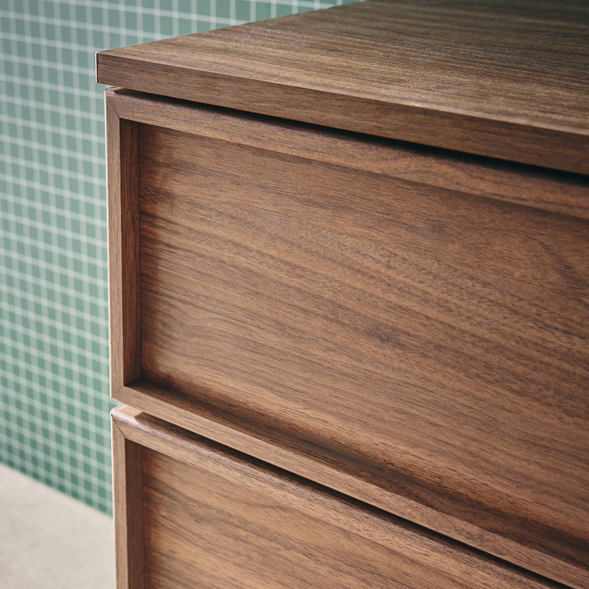 sweeek - Bureau houteffect bureau 2 deuren 2 laden 1 nis 140cm