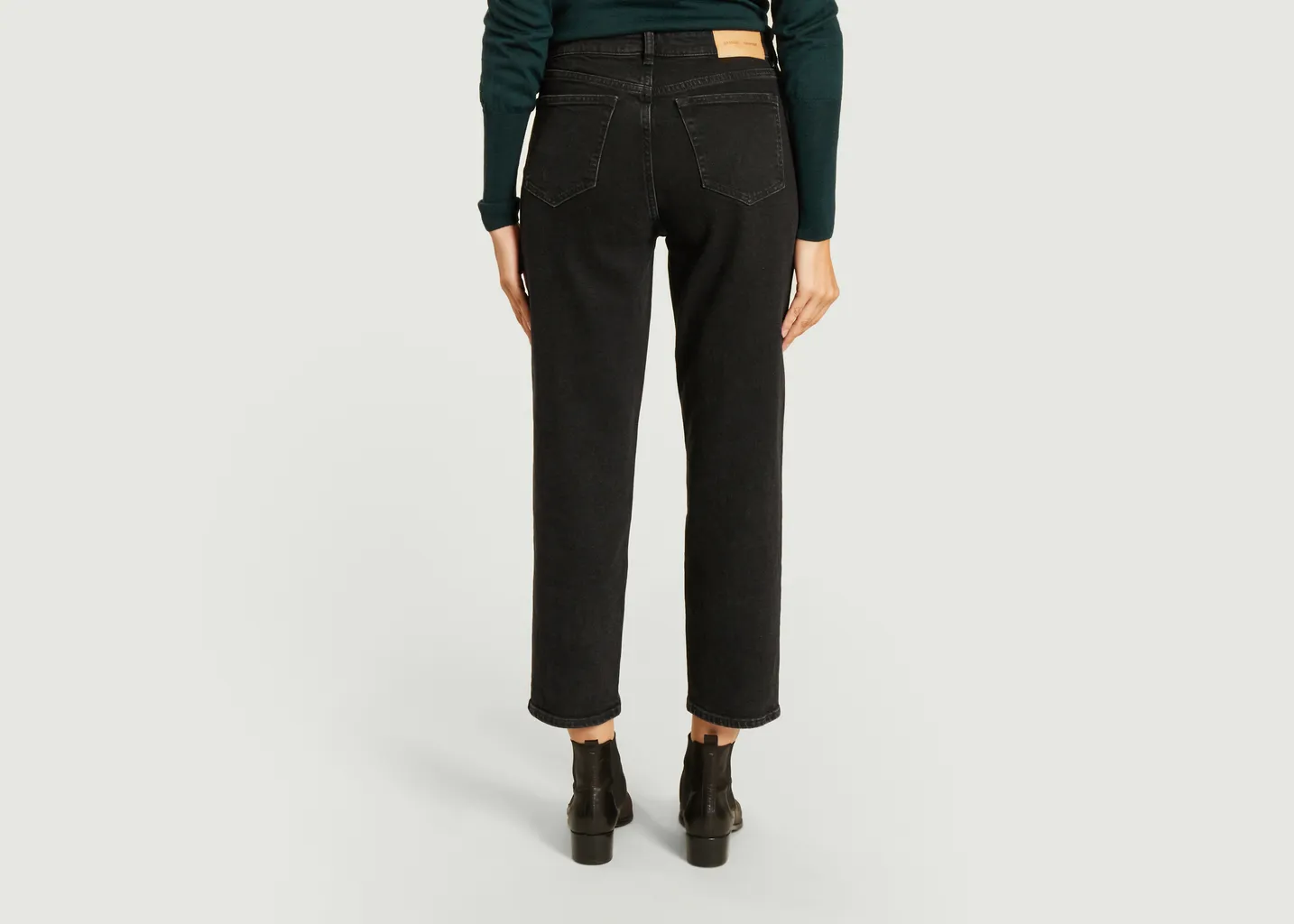 Jean Mariane mom fit Samsoe Samsoe
