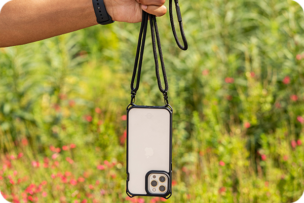 iPhone 13 Pro Hybrid Sling Antimikrobielle Necklace Kordel Schmal Schutz Hardcase Hülle (AP2X-HBVOG-BKTR) - Schwarz / Transparent