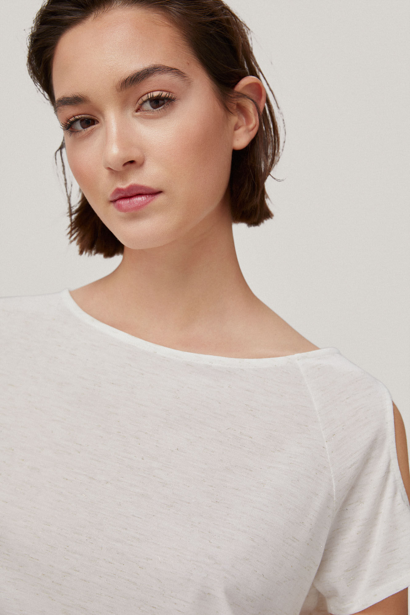 Camiseta com ombros à mostra - Amarela