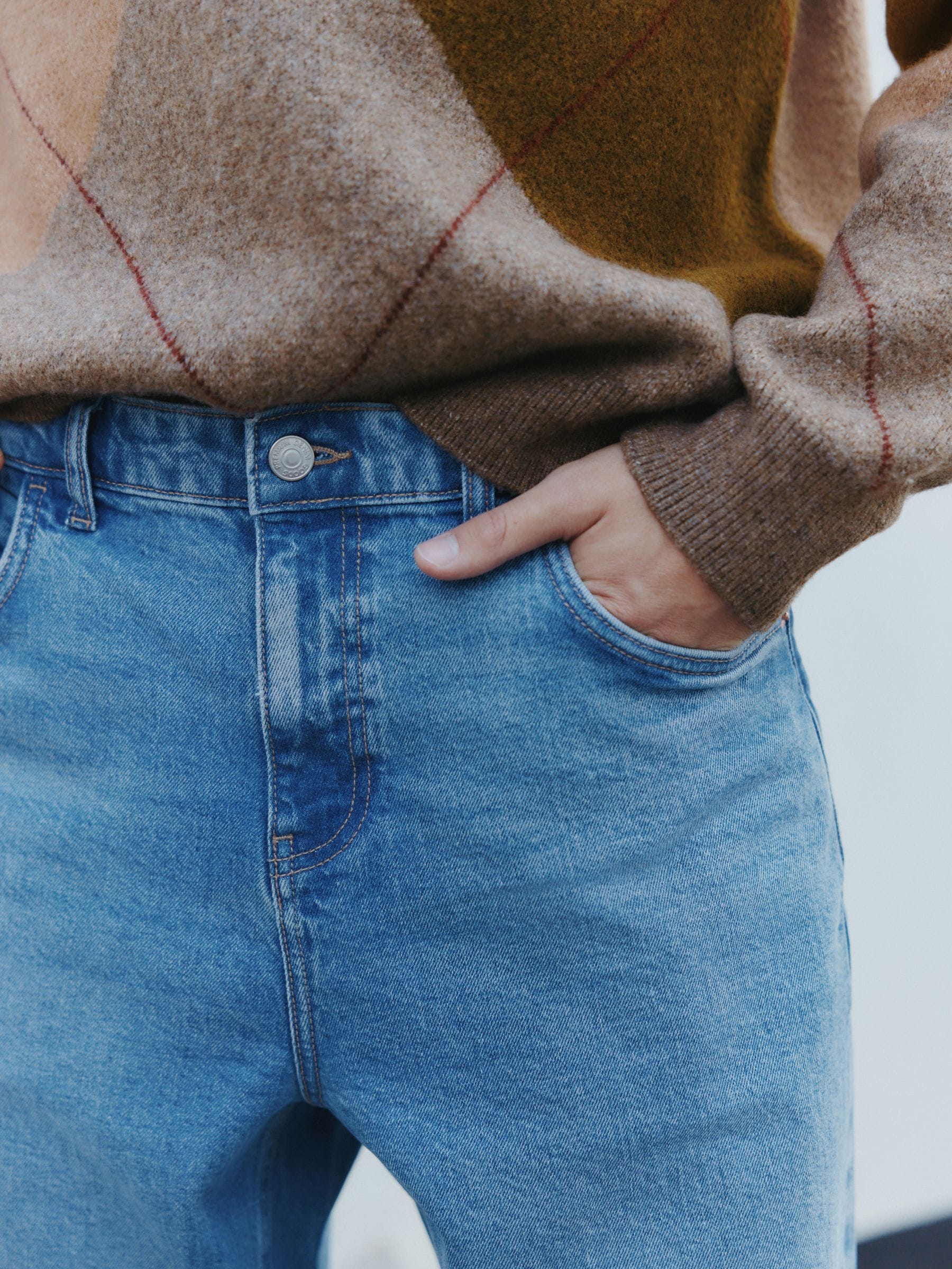Lichtblauw - Relaxte uitlopende pasvorm - Vintage wash denim jeans