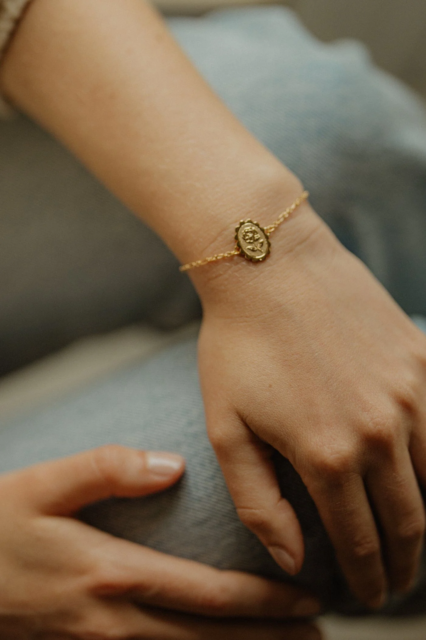 THÉMIS - Bracelet fleur émaillé doré à l'or fin | Blanc