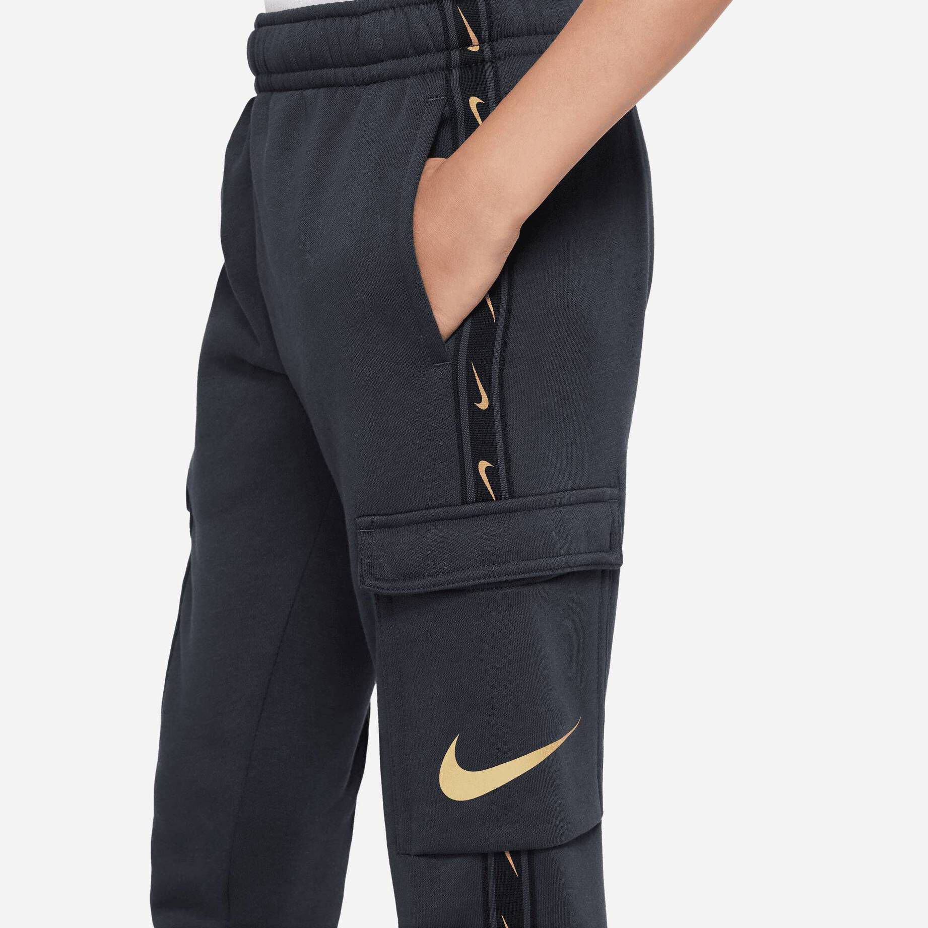 Nike Sportswear| Jungen Cargo-Sweathose REPEAT