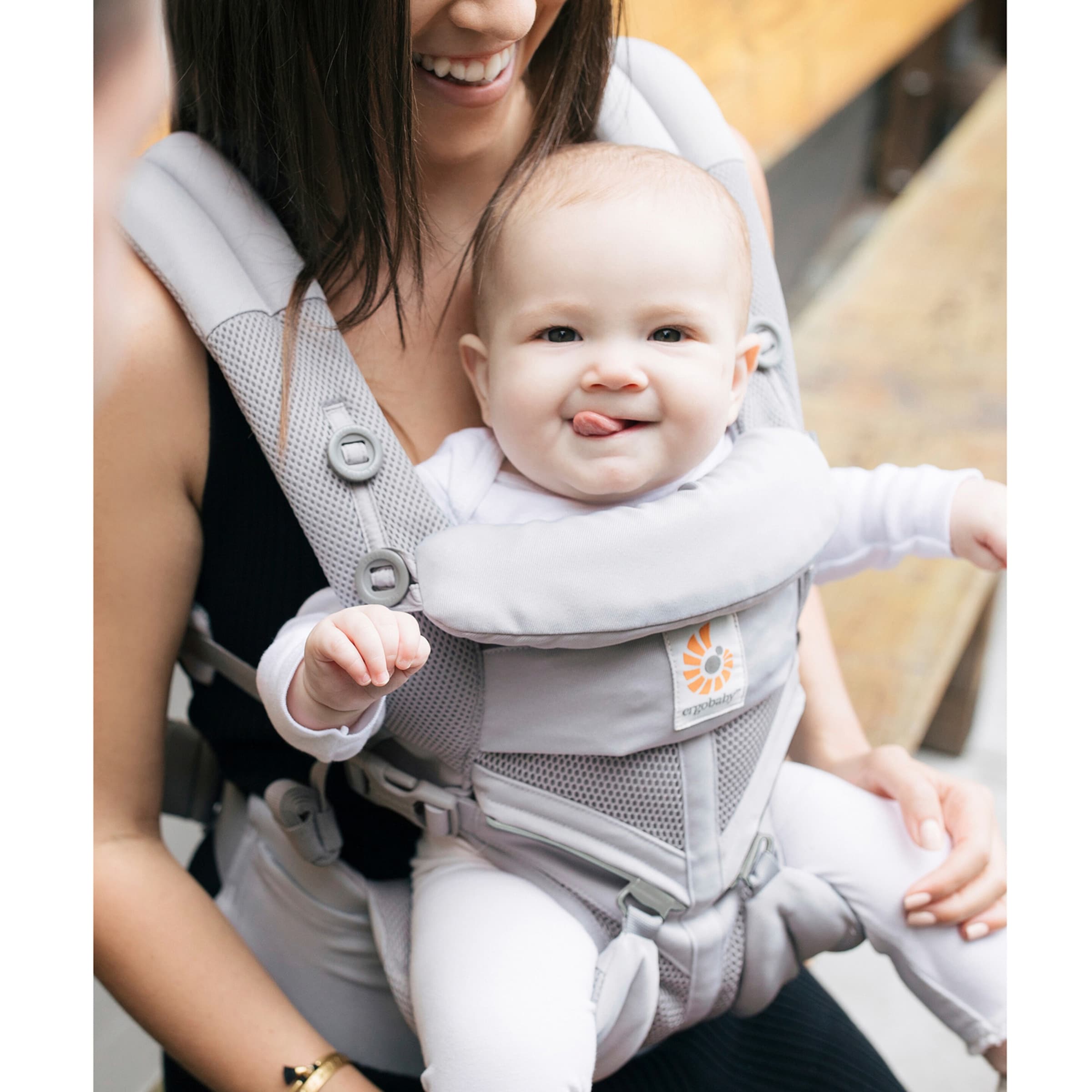 Ergobaby® - OMNI 360 Cool Air Mesh Babytrage, 4 Tragepositionen pearl grey